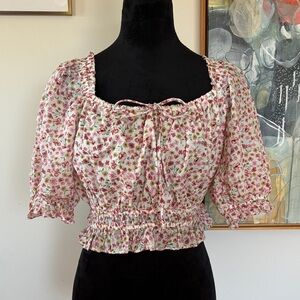 Elegant Floral Print cropped Blouse with Puff Sleeves